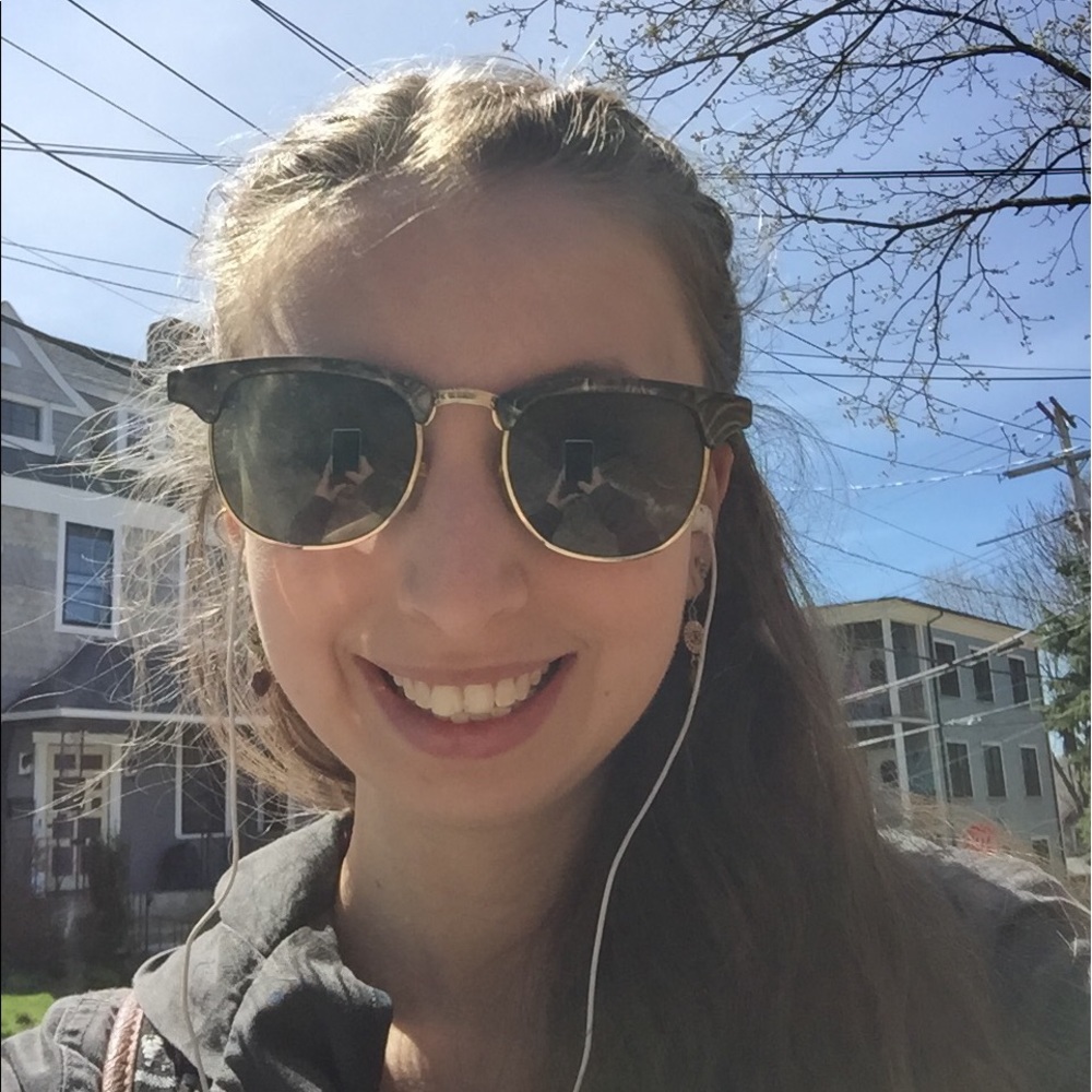 Meet your Posher, Lauren